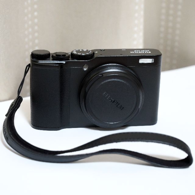 富士フイルム XF10