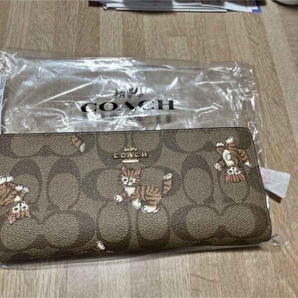 コーチ　スナップウォレット　猫　長財布
