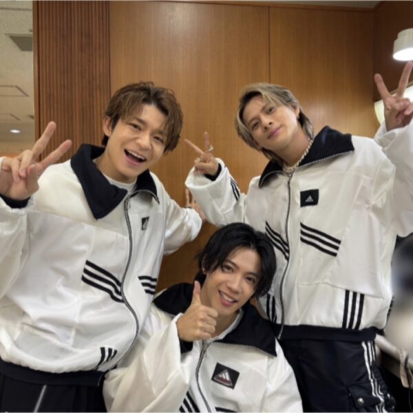 number_i 衣装　adidas