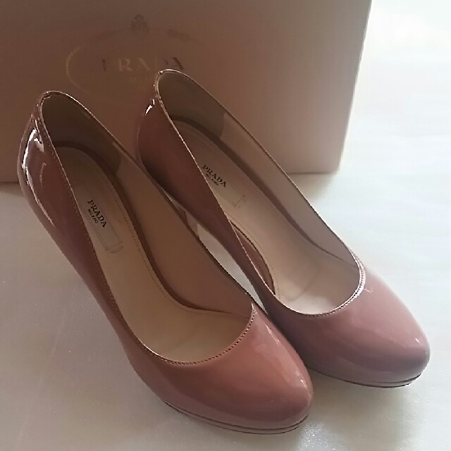 プラダ パンプス